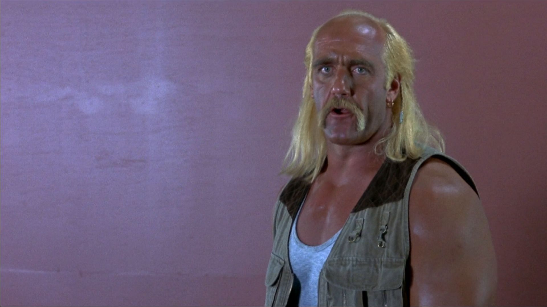 Still from Suburban Commando (Image via New Line)
